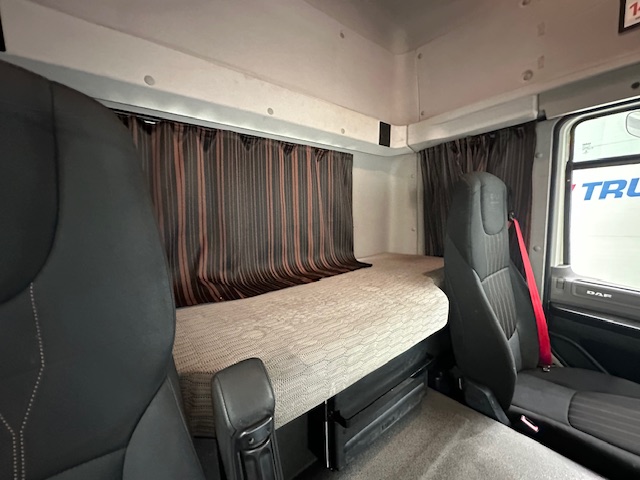 DAF CF 450 6×2 Space Cab Tractor Unit
