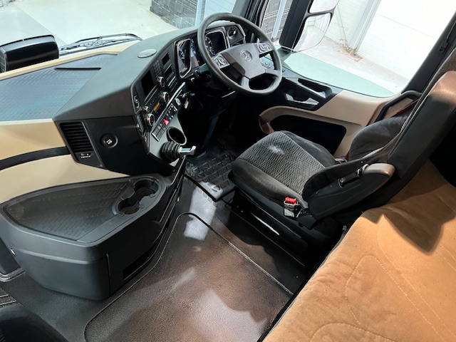Mercedes Actros 2545 6×2 Midlift Tractor Unit