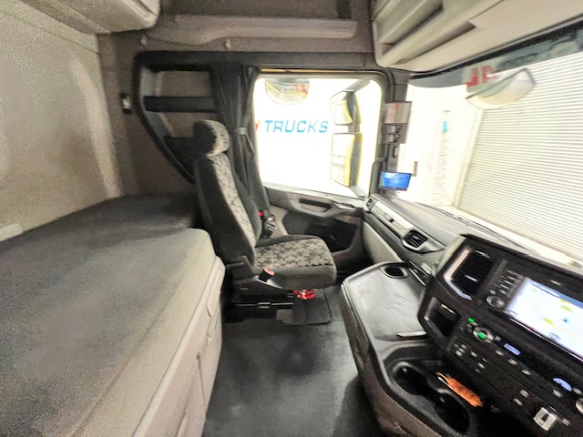 Scania S450 6×2 Midlift Highline Tractor Unit