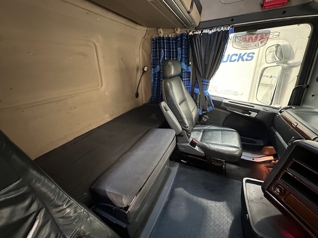Scania R580 6×2 10 Tyre Rear Lift Tractor Unit PTO
