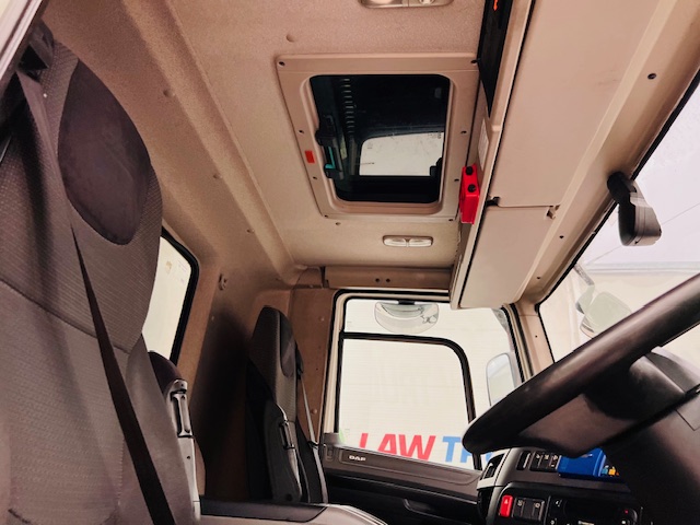DAF CF 330 6×2 Rear Lift Fridge Box