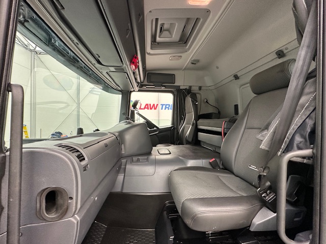 Scania P250 4×2 Sleeper Cab Box Van
