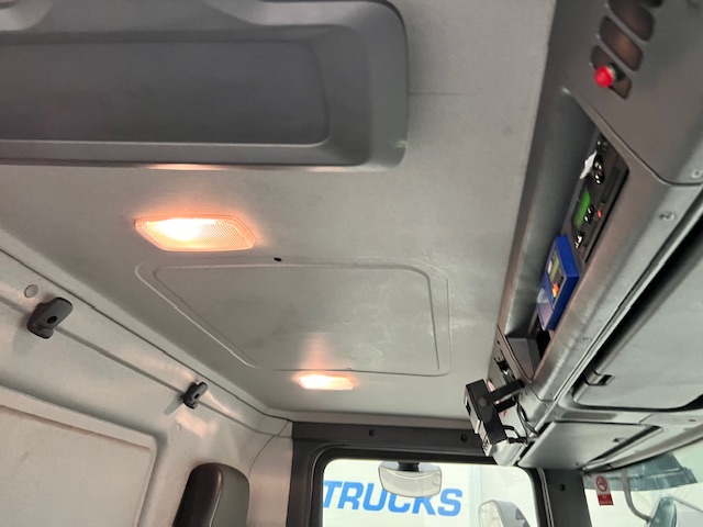 Scania P280 6×2 Rear Lift Day Cab Fridge Box