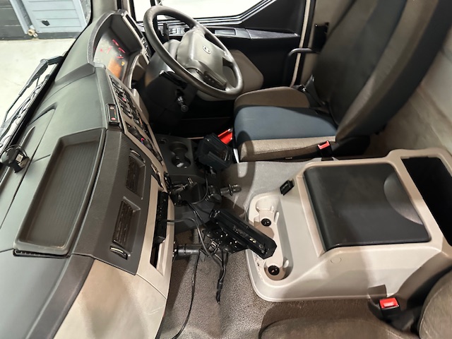 Volvo FL 240 4×2 Day Cab Box Van