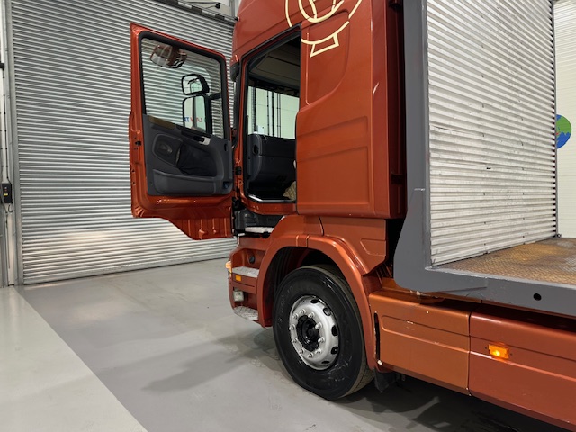Scania R420 6×2 10 Tyre Rear Lift Flatbed Manual
