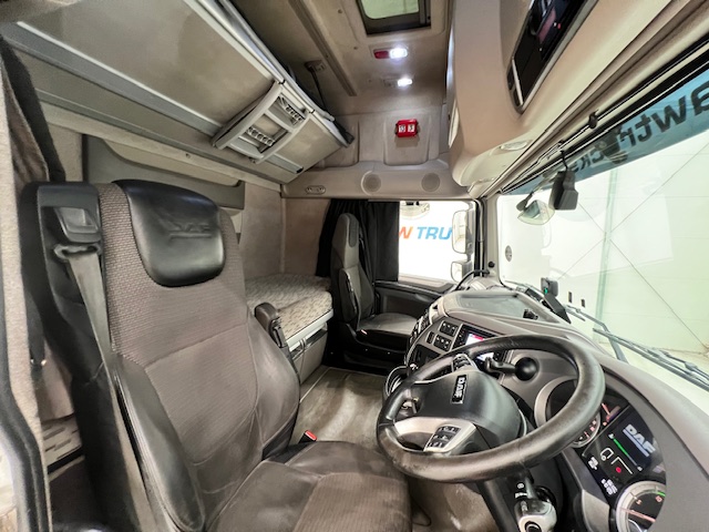 DAF XF 460 4×2 Super Space Cab Tractor Unit