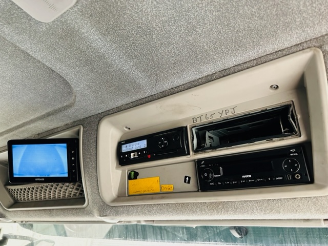 Iveco Stralis 310 AT 6×2 Box Van