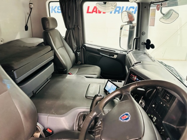 Scania P250 4×2 Sleeper Cab Box Van Manual