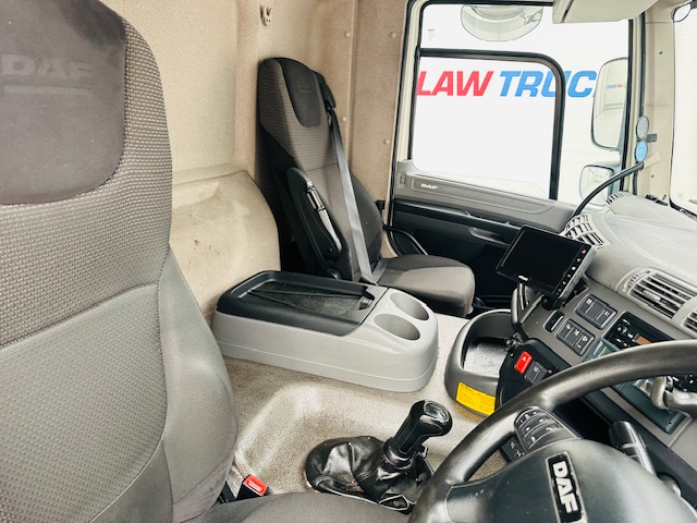 DAF CF 290 6×2 Rear Steer Fridge Box