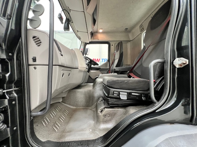 DAF LF 260 4×2 Rest Cab Tractor Unit