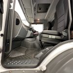 Mercedes Axor 1824 Day Cab Box Van - thumbnail