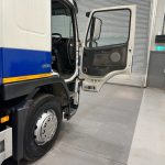 Volvo FM 300 6×2 Sleeper Cab Curtainsider - thumbnail