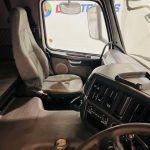 Volvo FM9 260 10 Tyre Sleeper Cab Curtainsider - thumbnail