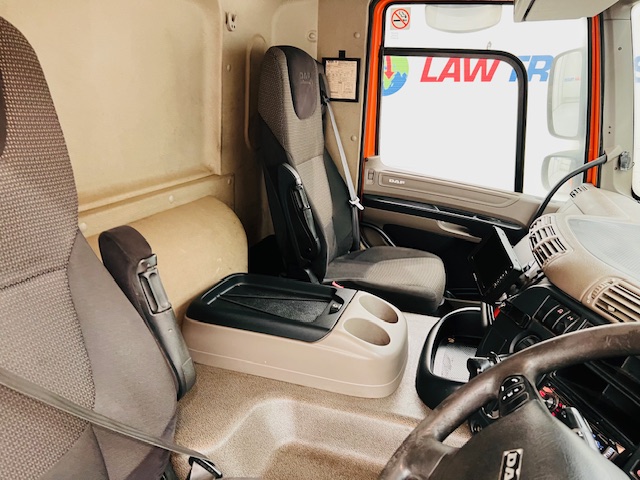 DAF CF75 310 6×2 Rear Lift Day Cab Curtainsider