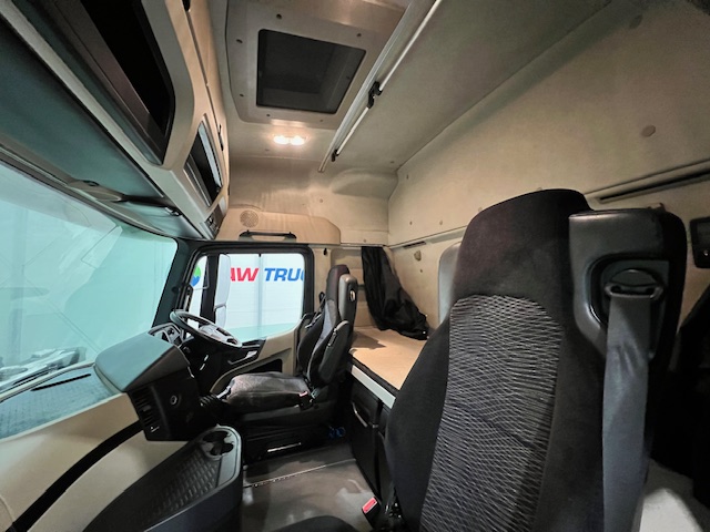 Mercedes Actros 2545 6×2 Midlift Tractor Unit