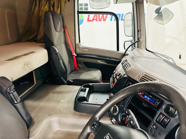 DAF CF75 310 6×2 Rear Lift Sleeper Cab Curtainsider