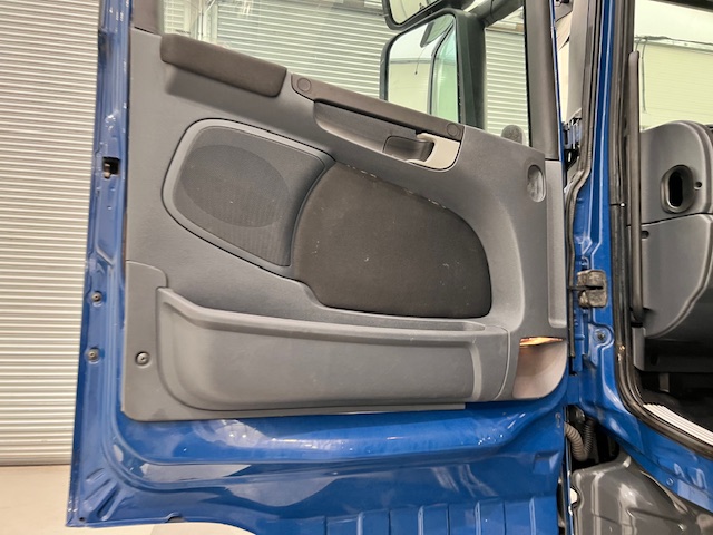 Scania G440 6×2 10 Tyre Sleeper Cab Curtainsider