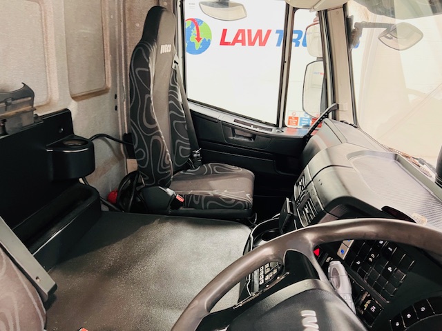 Iveco Stralis 310 AT 6×2 Box Van