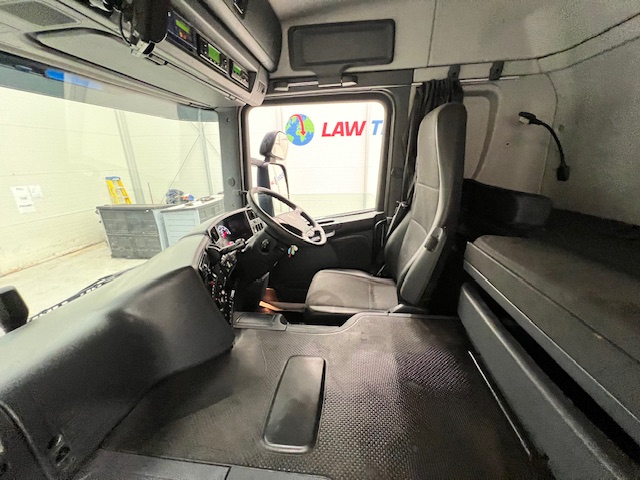 Scania P250 4×2 Sleeper Cab Fridge Box