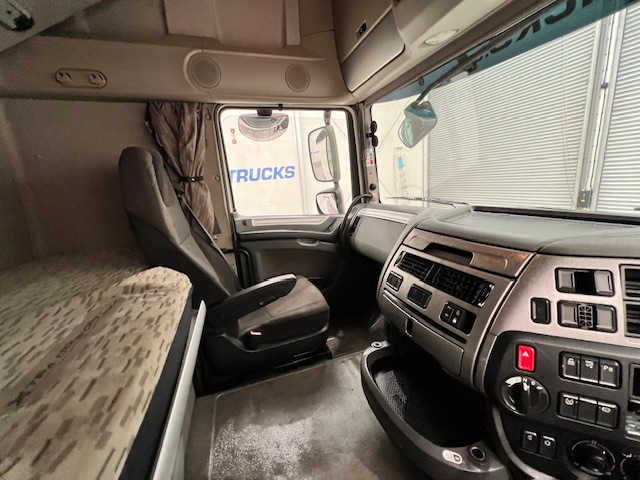 DAF XF 460 6×2 Midlift Tractor Unit