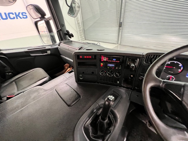 Scania P370 8×4 Sleeper Cab Skip Loader