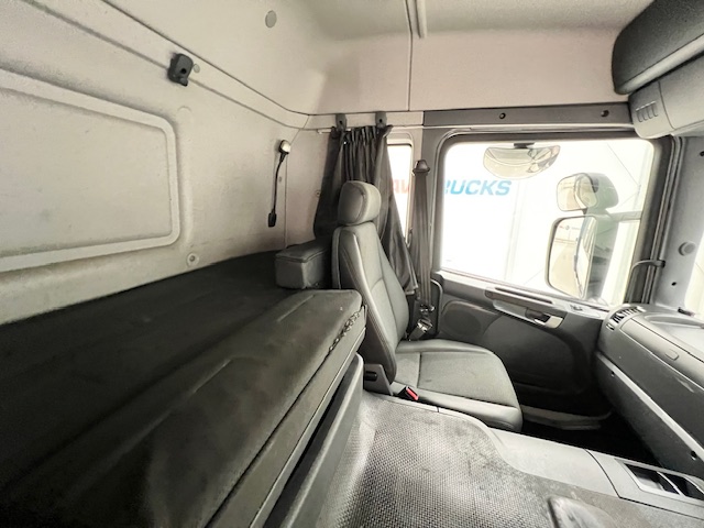 Scania P320 6×2 10 Tyre Sleeper Cab Dropside