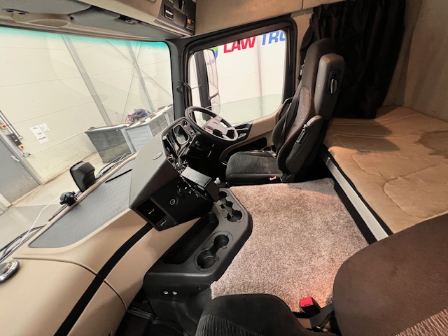 Mercedes Actros 1824 4×2 Sleeper Cab Curtainsider