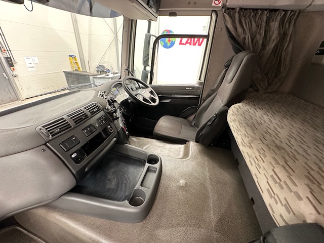 DAF CF 310 Sleeper Cab Curtainsider