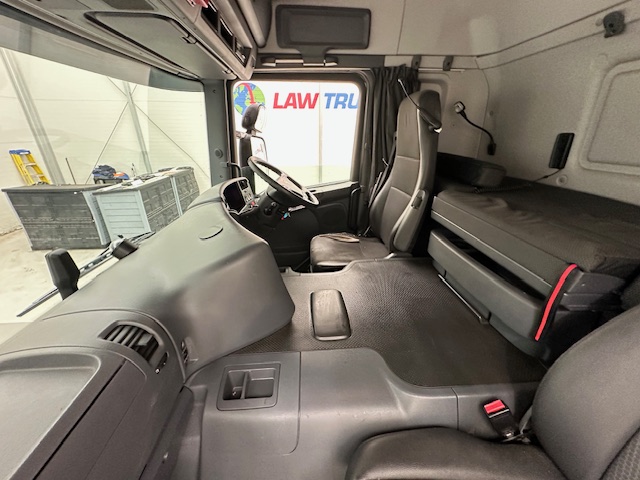 Scania P250 4×2 Sleeper Cab Box Van