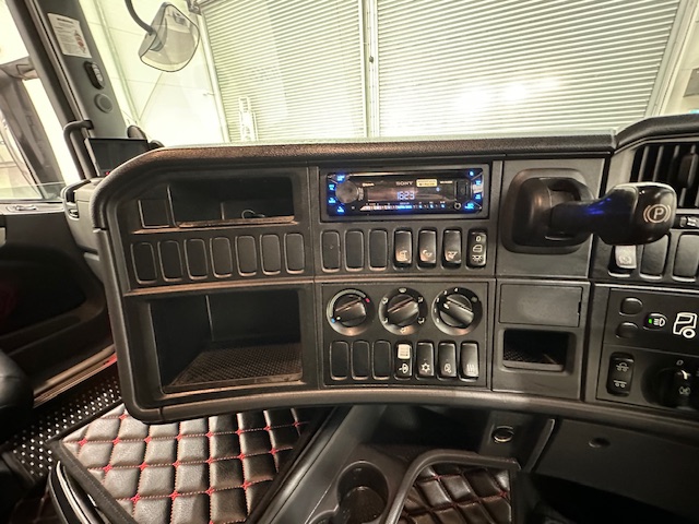 Scania R450 6×2 Highline Midlift Tractor Unit