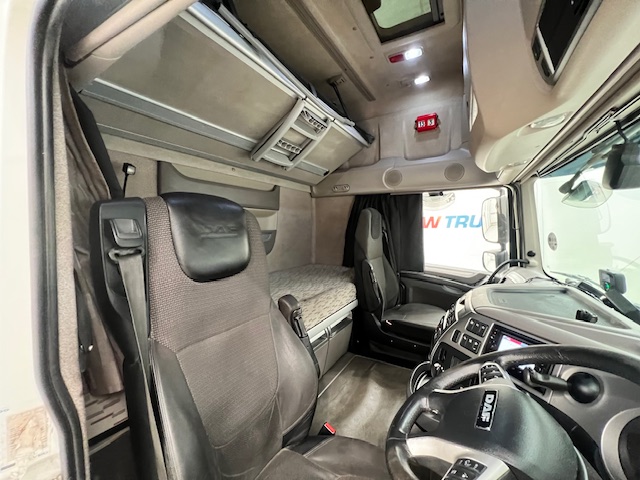 DAF XF 460 4×2 Super Space Cab Tractor Unit