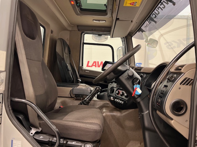 DAF CF85 410 8×4 Day Cab Hookloader Manual