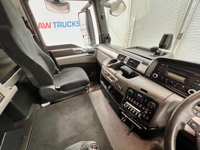 MAN TGS 26.320 6×2 Sleeper Cab Insulated Box Van