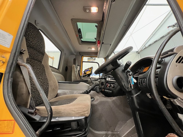 DAF CF75 310 6×4 Day Cab Gritter