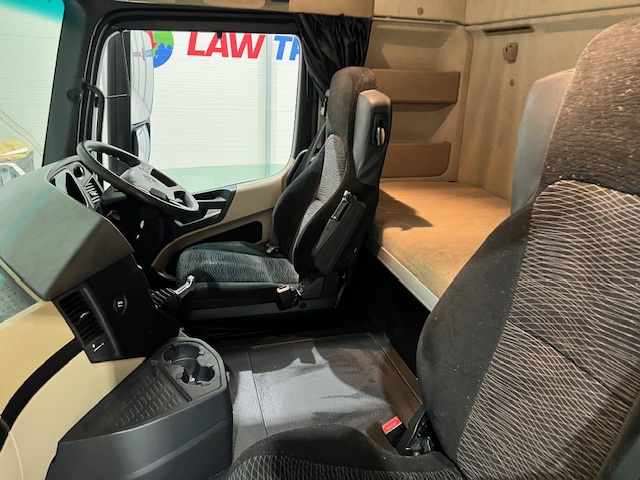 Mercedes Actros 2530 6×2 Sleeper Cab Curtainsider