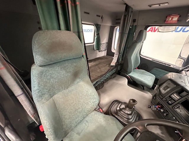 Volvo FM12 340 Rear Lift Sleeper Beavertail