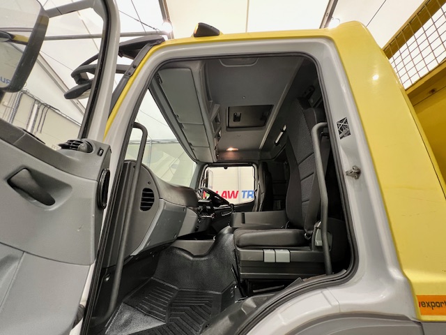 Mercedes Axor 2529 Rear Lift Brick Grab Manual