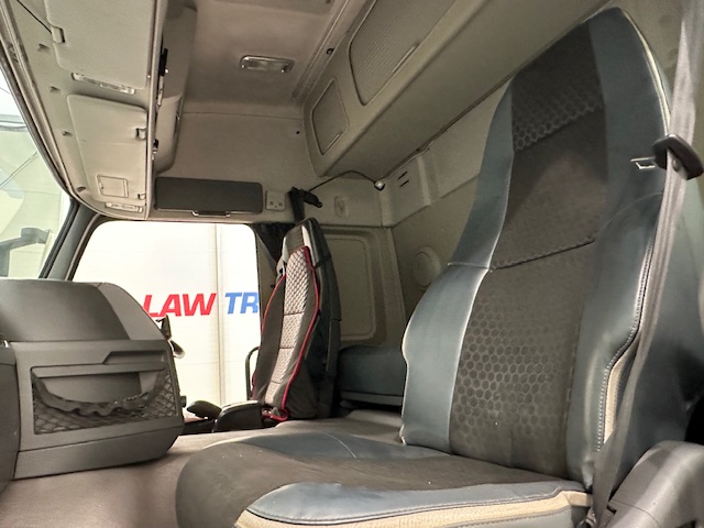 Volvo FM 450 6×2 Midlift Tractor Unit