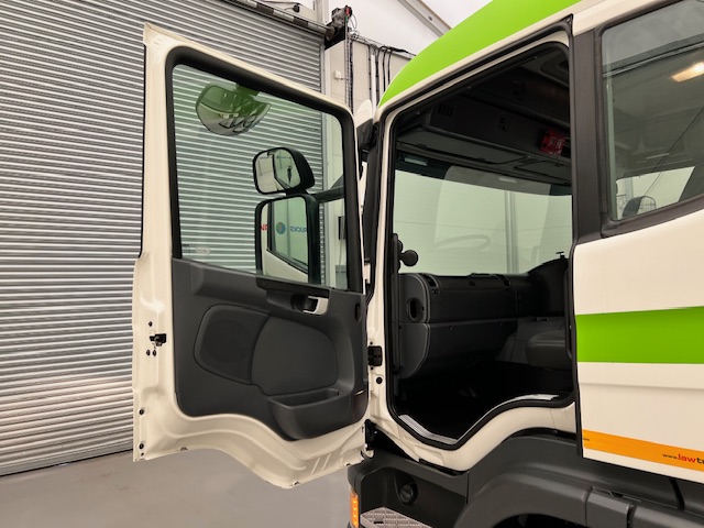 Scania P280 6×2 10 Tyre Rear Lift Curtainsider