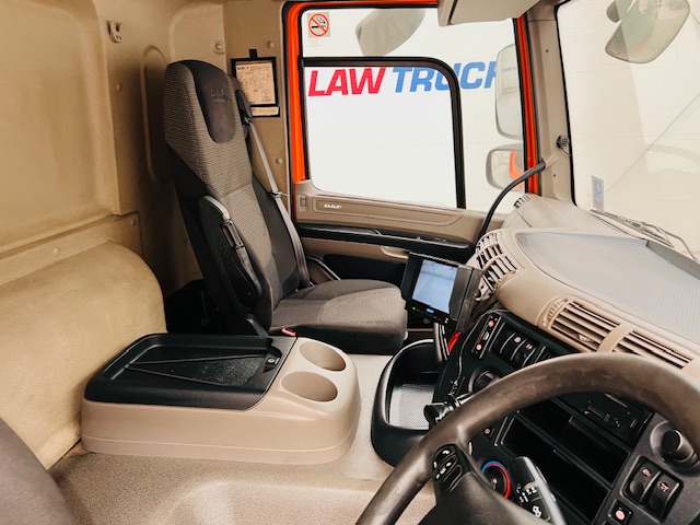 DAF CF75 310 6×2 Rear Lift Day Cab Curtainsider
