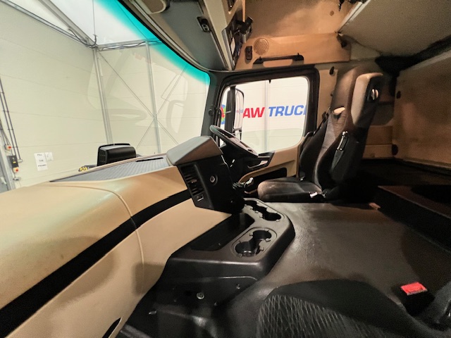 Mercedes Actros 1824 4×2 Sleeper Cab Fridge Box