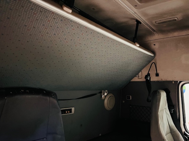 Volvo FM9 260 10 Tyre Sleeper Cab Curtainsider