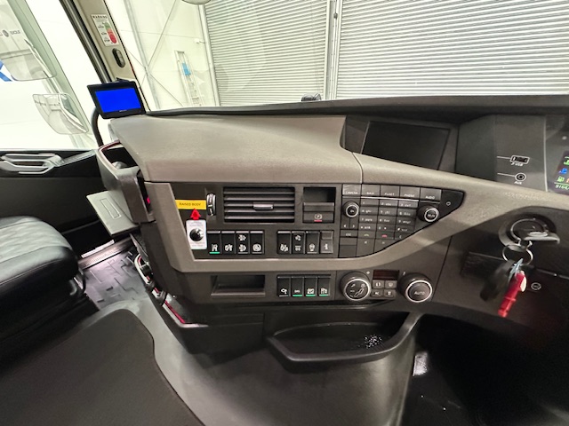 Volvo FH 500 6×2 Midlift Tractor Unit PTO