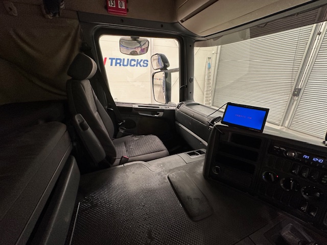Scania P420 8×4 Sleeper Cab Vacuum Tanker
