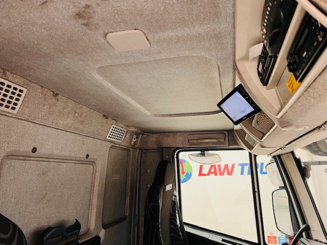 Iveco Stralis 310 AT 6×2 Box Van