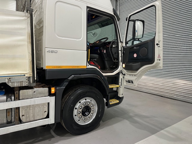 Volvo FM 450 Dropside Brick Grab Drawbar