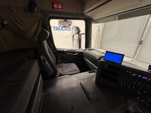 Scania P420 8×4 Sleeper Cab Vacuum Tanker