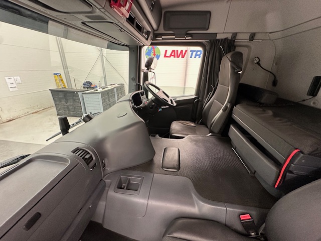 Scania P250 4×2 Sleeper Cab Box Van