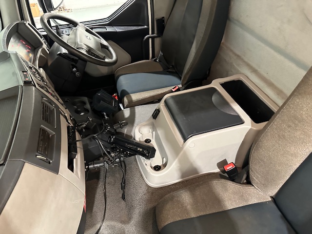Volvo FL 240 4×2 Day Cab Box Van