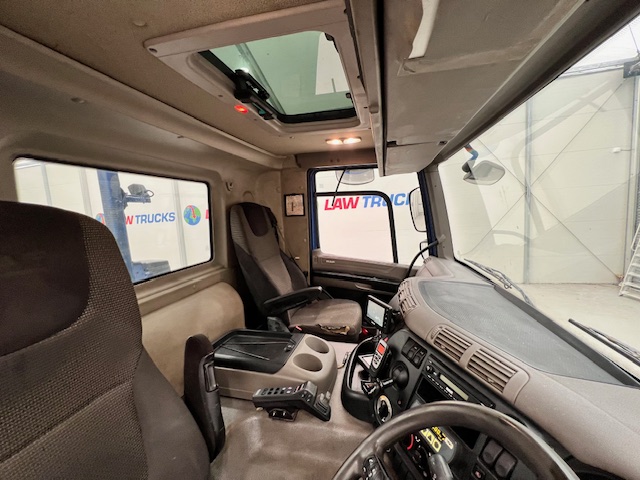 DAF CF85 360 8×4 Day Cab Hookloader